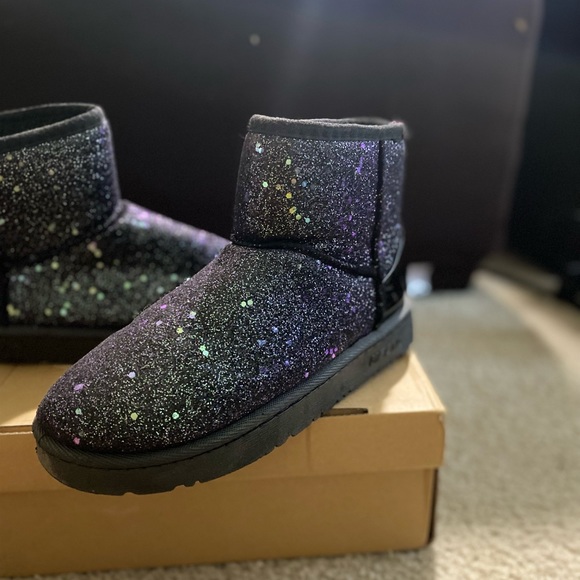 SHEIN Boots - Picture 3 of 3